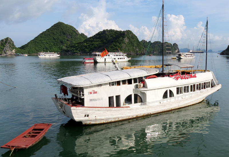 Giá tour du thuyền Hạ Long có đắt ?