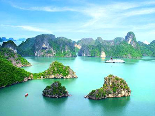 Halong Bay overview Photo