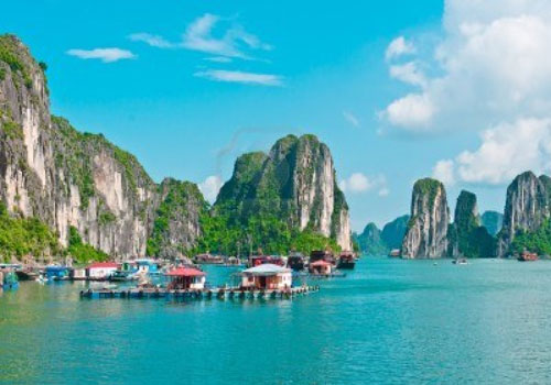  Floating Villages in Halong Bay