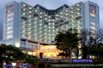 Khách sạn Novotel