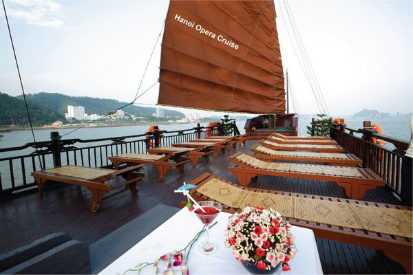 Opera sundeck