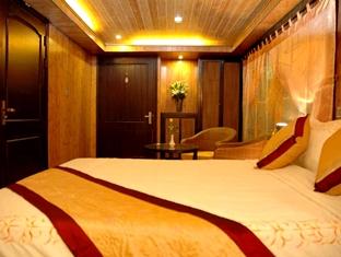 White Dolphin Cruise 2days/1night
