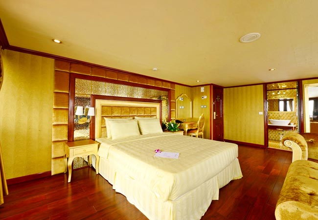 Golden Cruise cabins