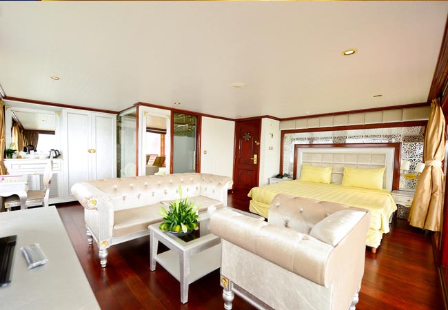 Golden Cruise Room