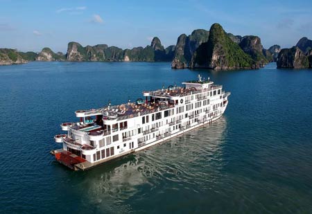 Largest Cruise Ships in Halong Bay