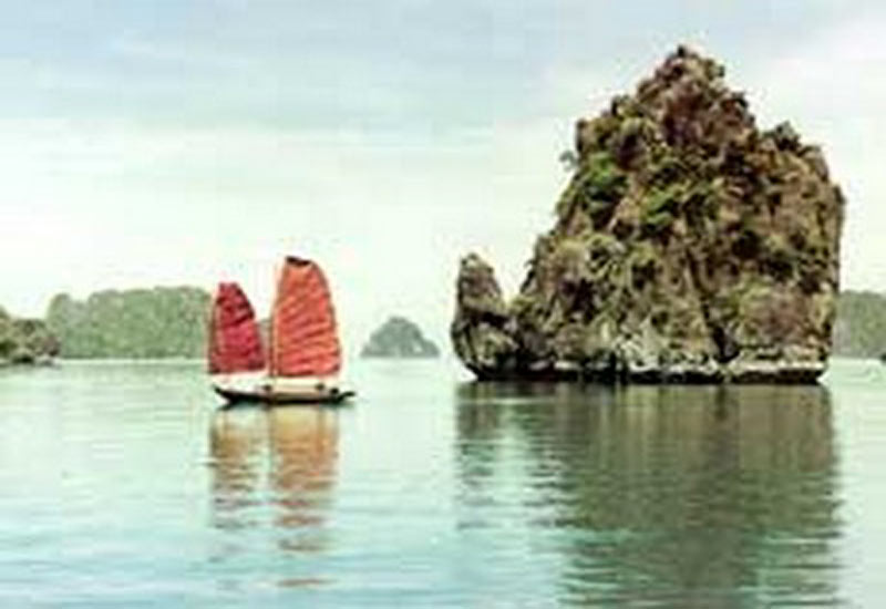 How to Book a Halong Bay Cruise from Guam?