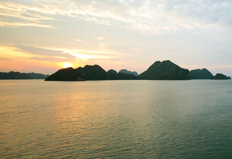 How to Get to Halong Bay from Netherlands?