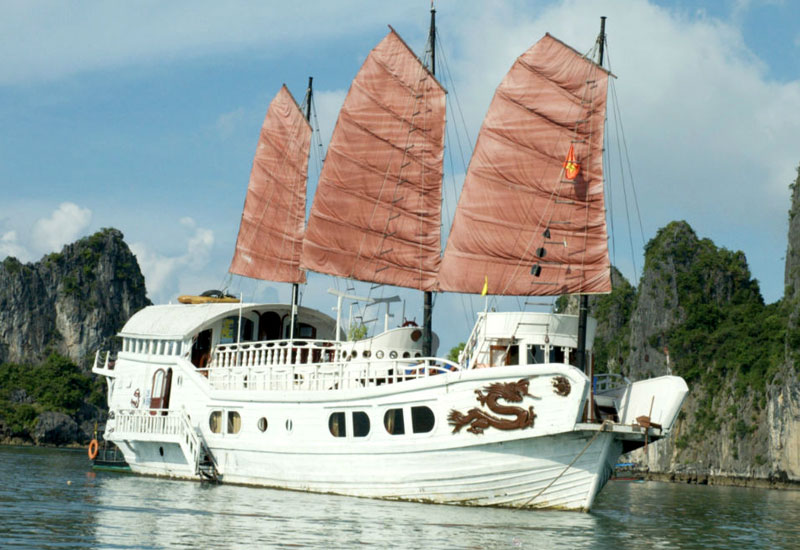 Best Things to Do on Red Dragon Junk