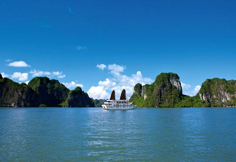 How to Book a Halong Bay Cruise from Greece?