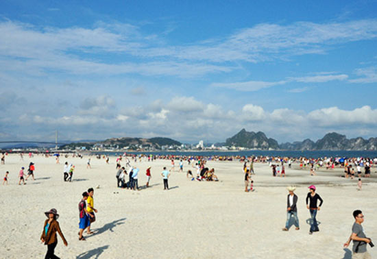 Beautiful Beaches in Halong Bay