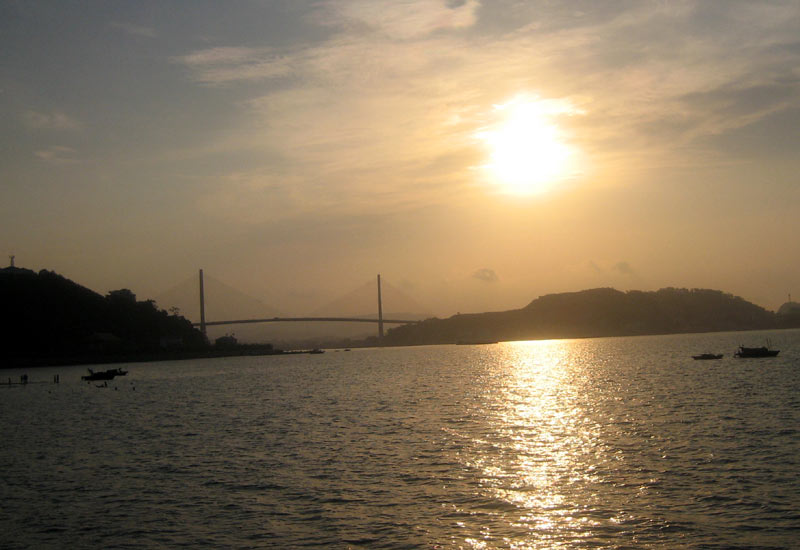 How to Book a Halong Bay Cruise from Chile?