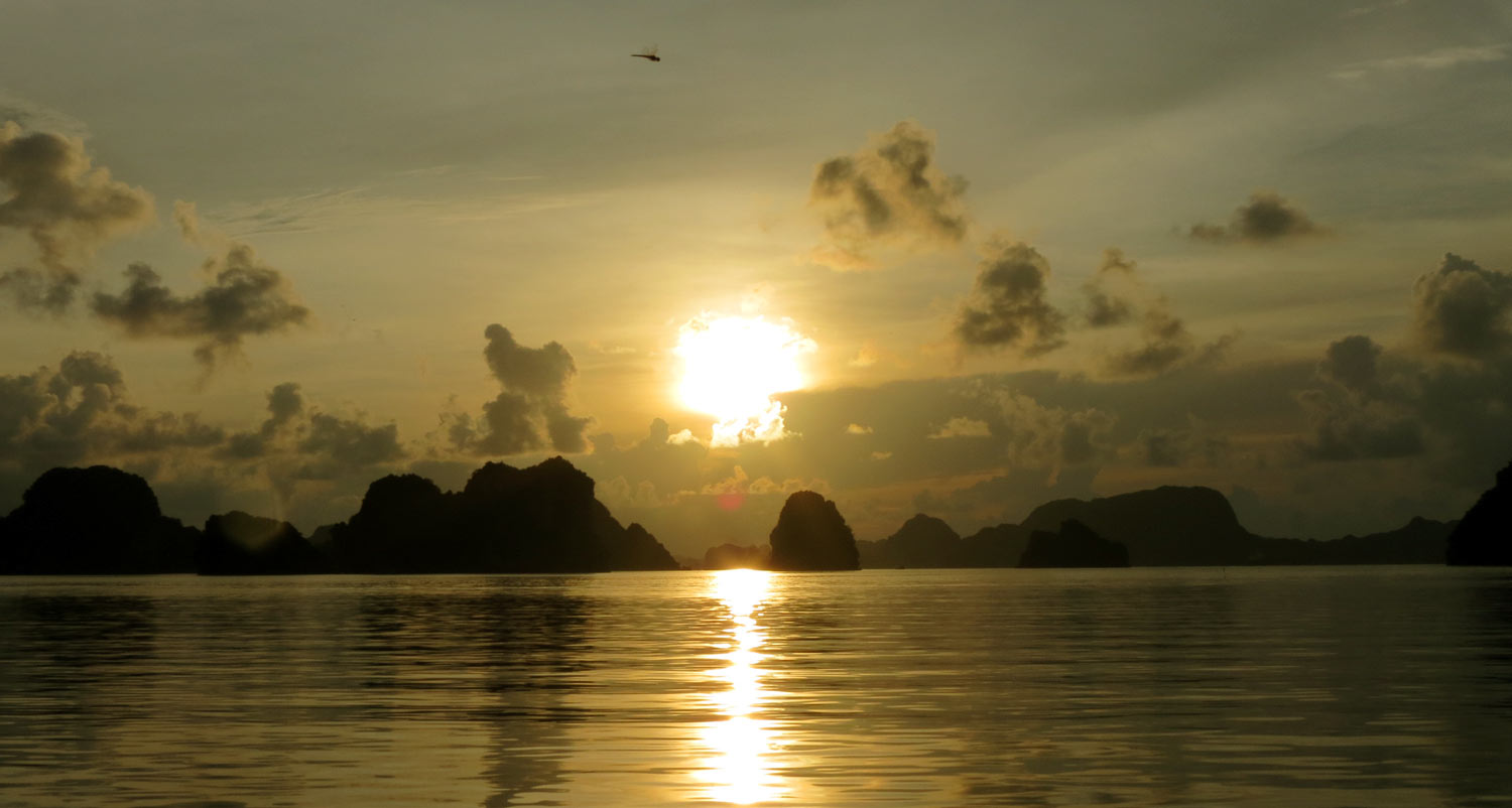 How to Book a Halong Bay Cruise from Hungary?