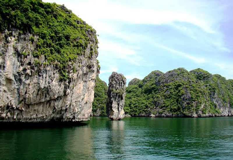 How to Book a Halong Bay Cruise from Angola?