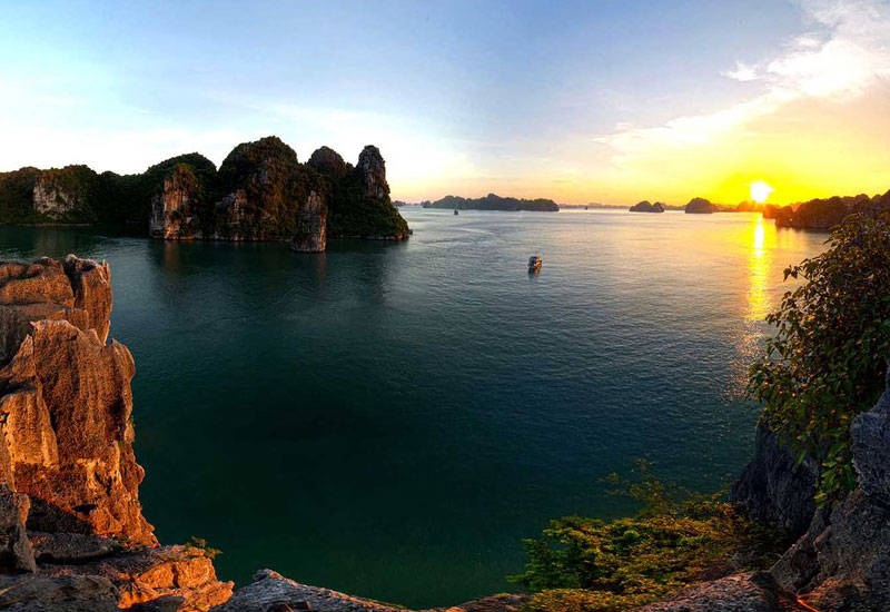 How to Book a Halong Bay Cruise from Christmas Island?