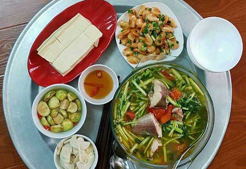 How Do Vietnamese People Eat?