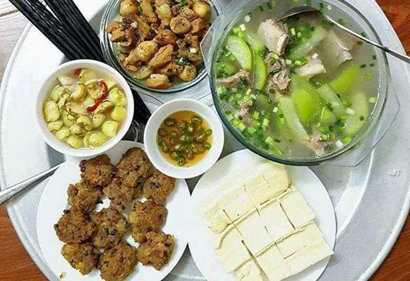 Eating Vietnamese Style