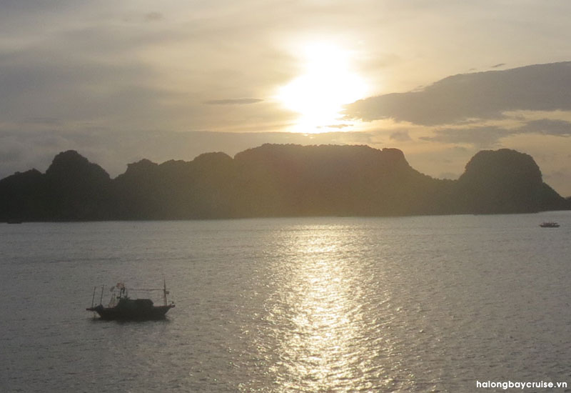 How to Book a Halong Bay Cruise from Honduras?