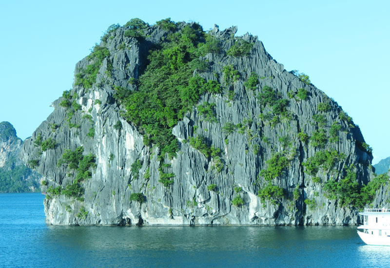How to Book a Halong Bay Cruise from Argentina?