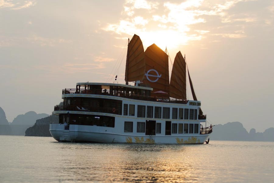 How to Book Emperor Cruises?