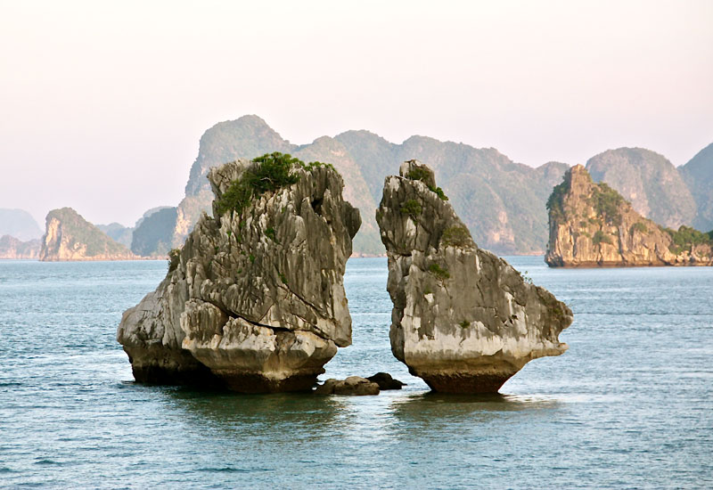 How to Get to Halong Bay from Argentina?