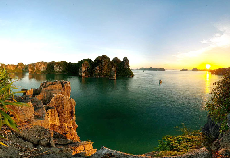 How to Get to Halong Bay from Ecuador?
