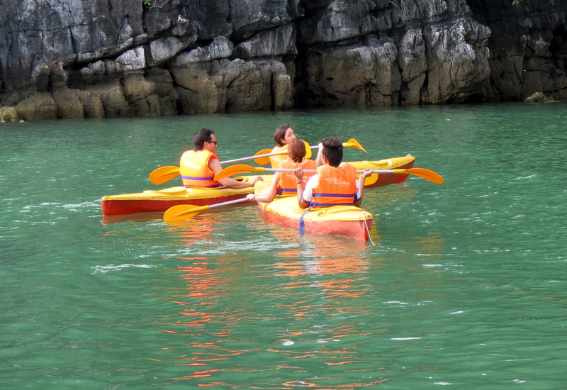 Halong Bay Kayaking Tours