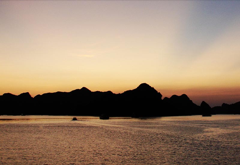 How to Get to Halong Bay from Honduras?