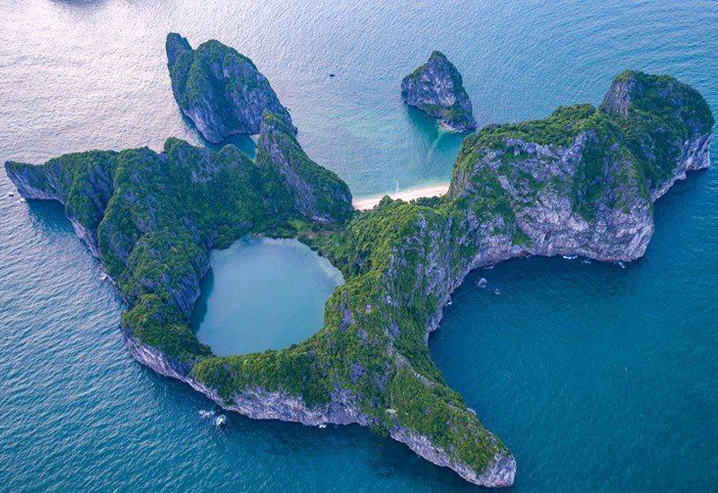 How to Book a Halong Bay Cruise from Guinea-Bissau?