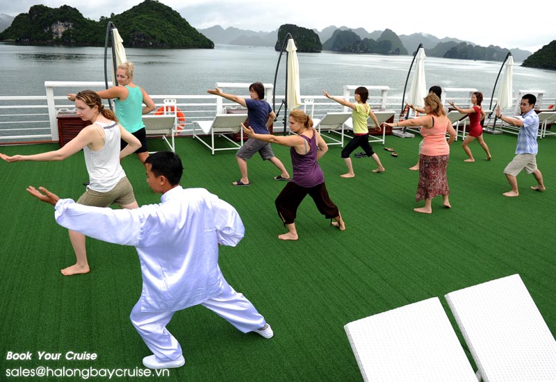 Check out the best Halong Bay overnight cruise in May 2019