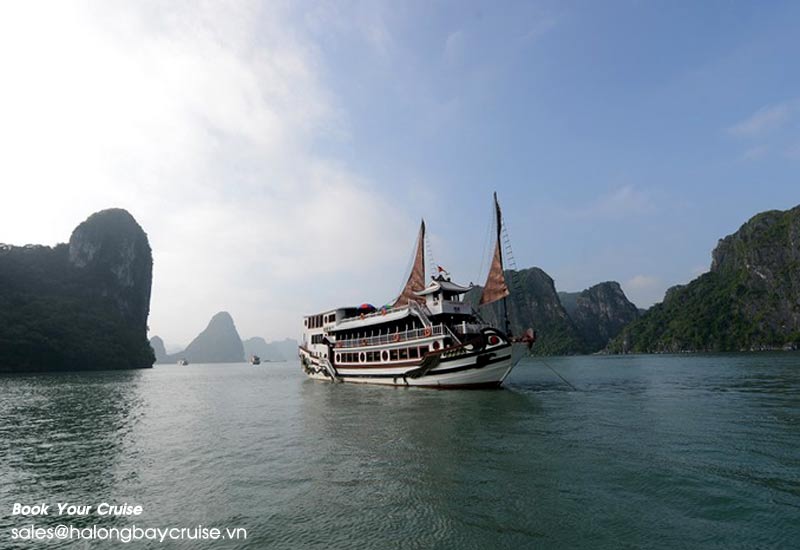 How to Book Royal Palace Cruise?
