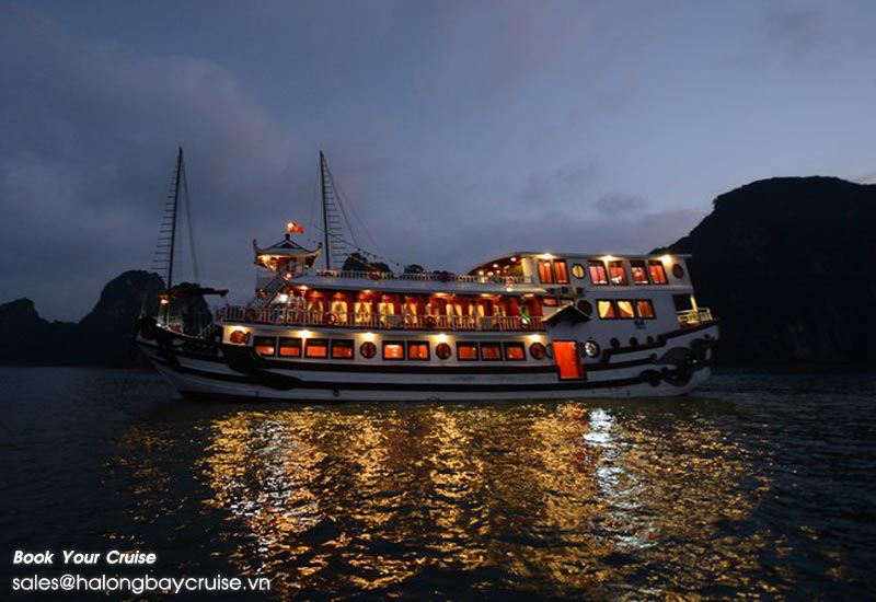Best Things to Do on Royal Palace Cruises