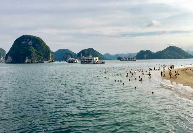 First Time Trip to Halong Bay in May
