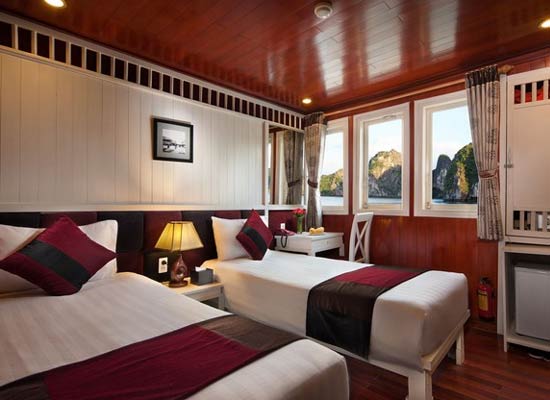 Deluxe Ocean View Twin cabin