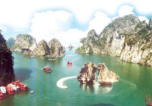 Halong Bay islands and islets Photos