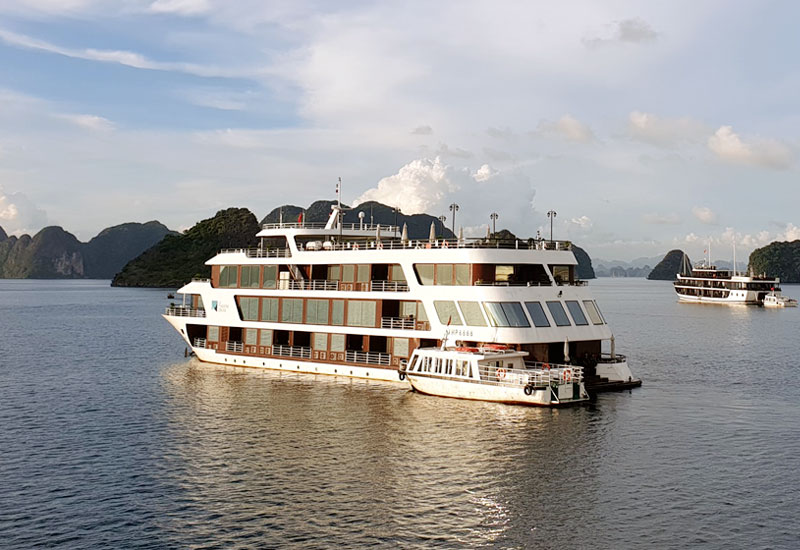 Le Theatre cruises