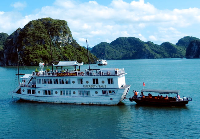 Elizabeth Sails Halong Bay