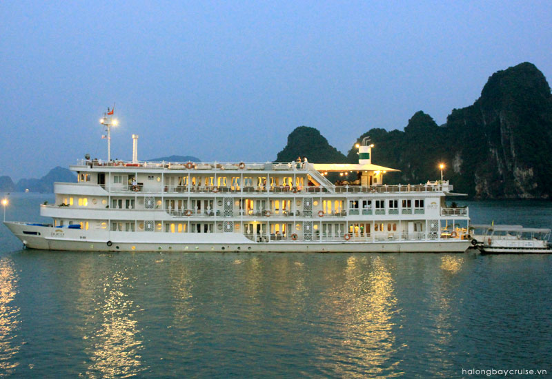 Au Co Cruises