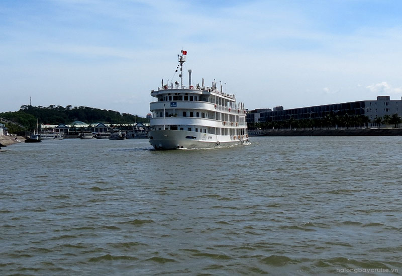 Au Co Cruises
