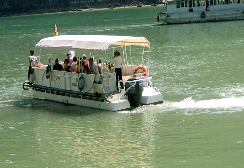 Au Co Cruise - Tender